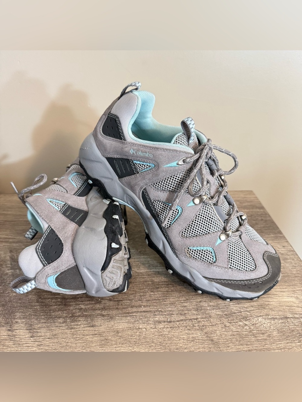 Columbia Pagora Hiking Shoes Women’s Size 10.5 Suede & Mesh Upper Gray Blue